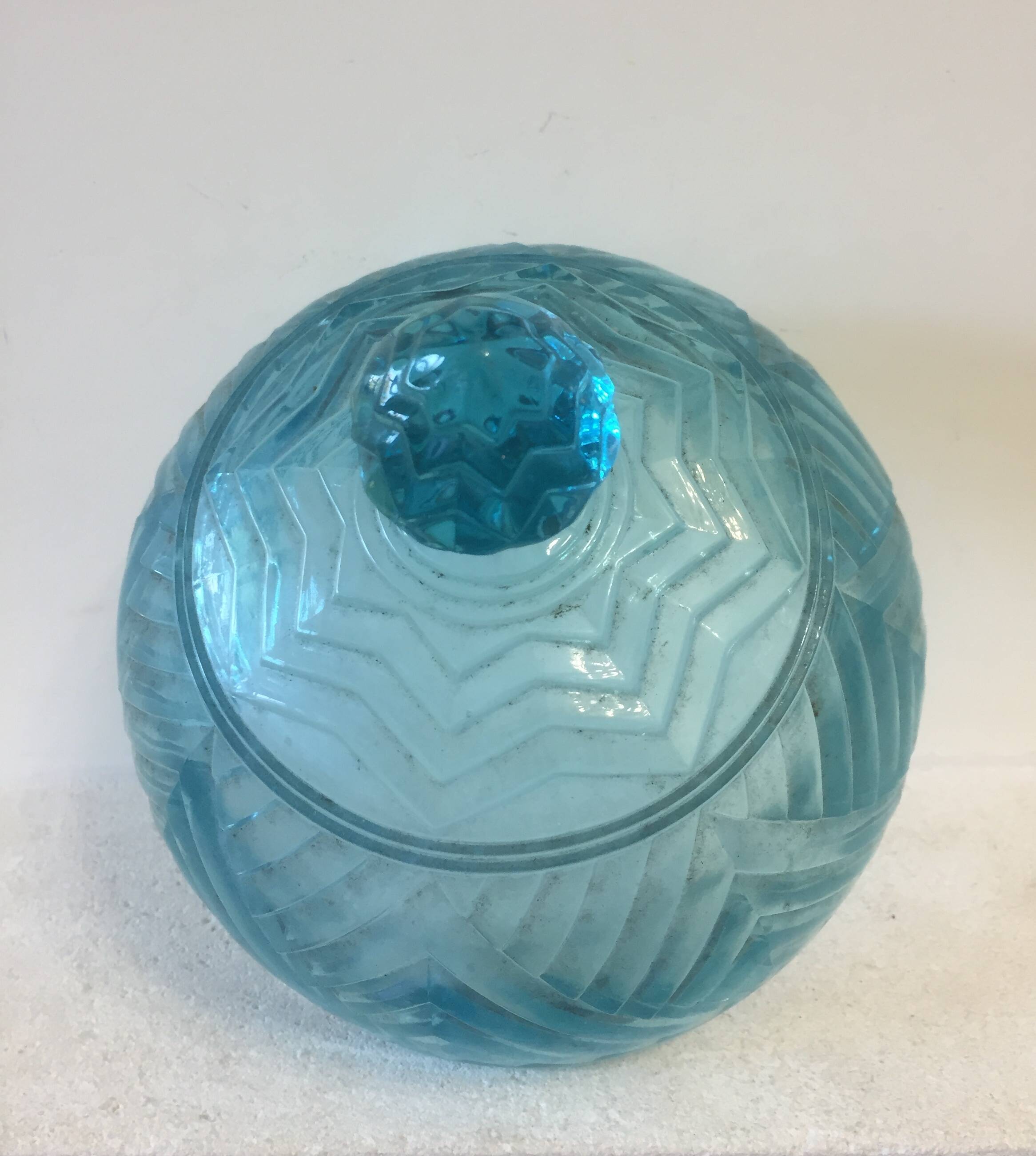 Cloche à fromage à dessert - verre moulé bleu - art déco . vintage