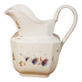 Milk jug, creamer or chocolate gravy boat