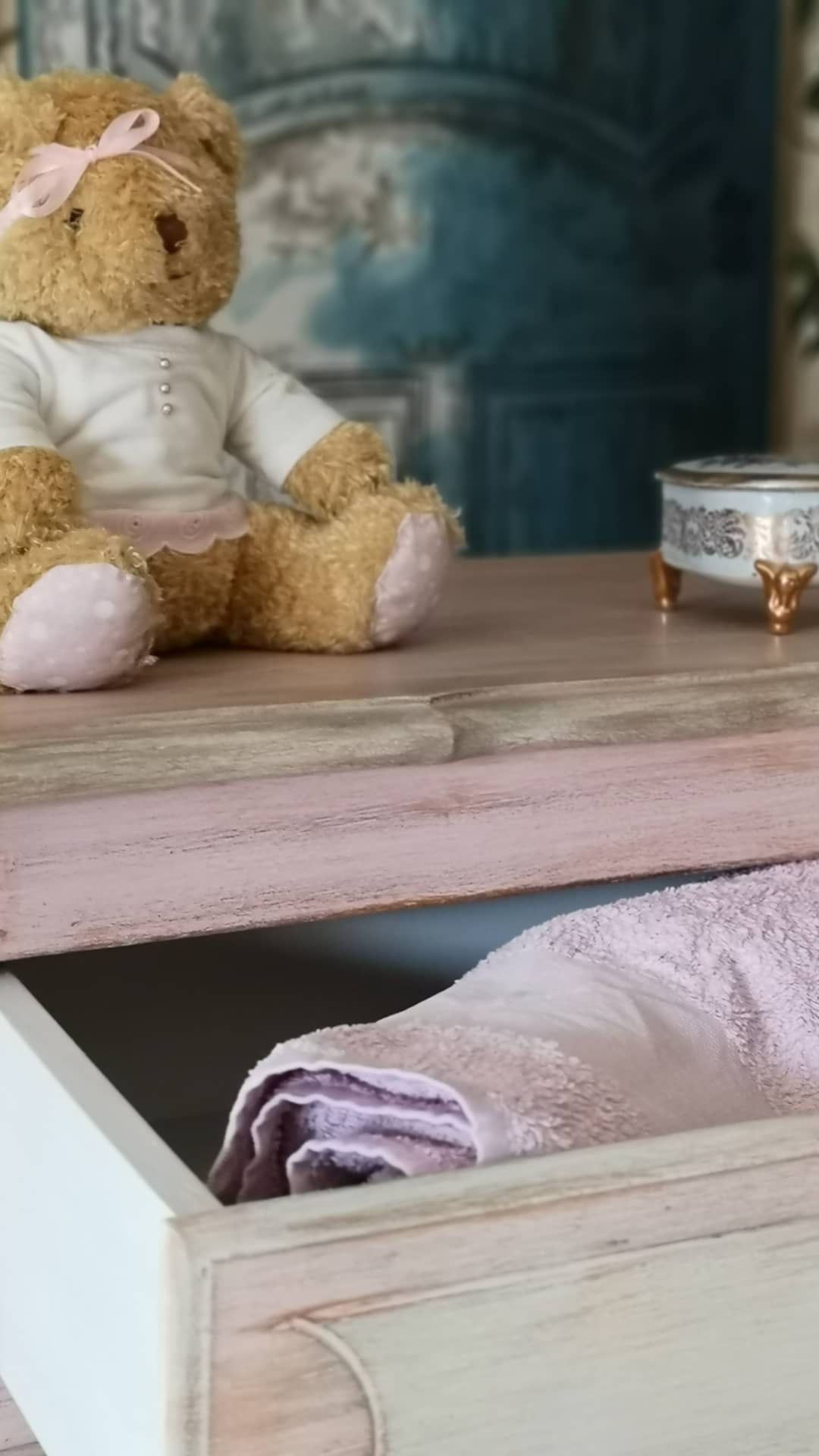 Convenient chiffonnier