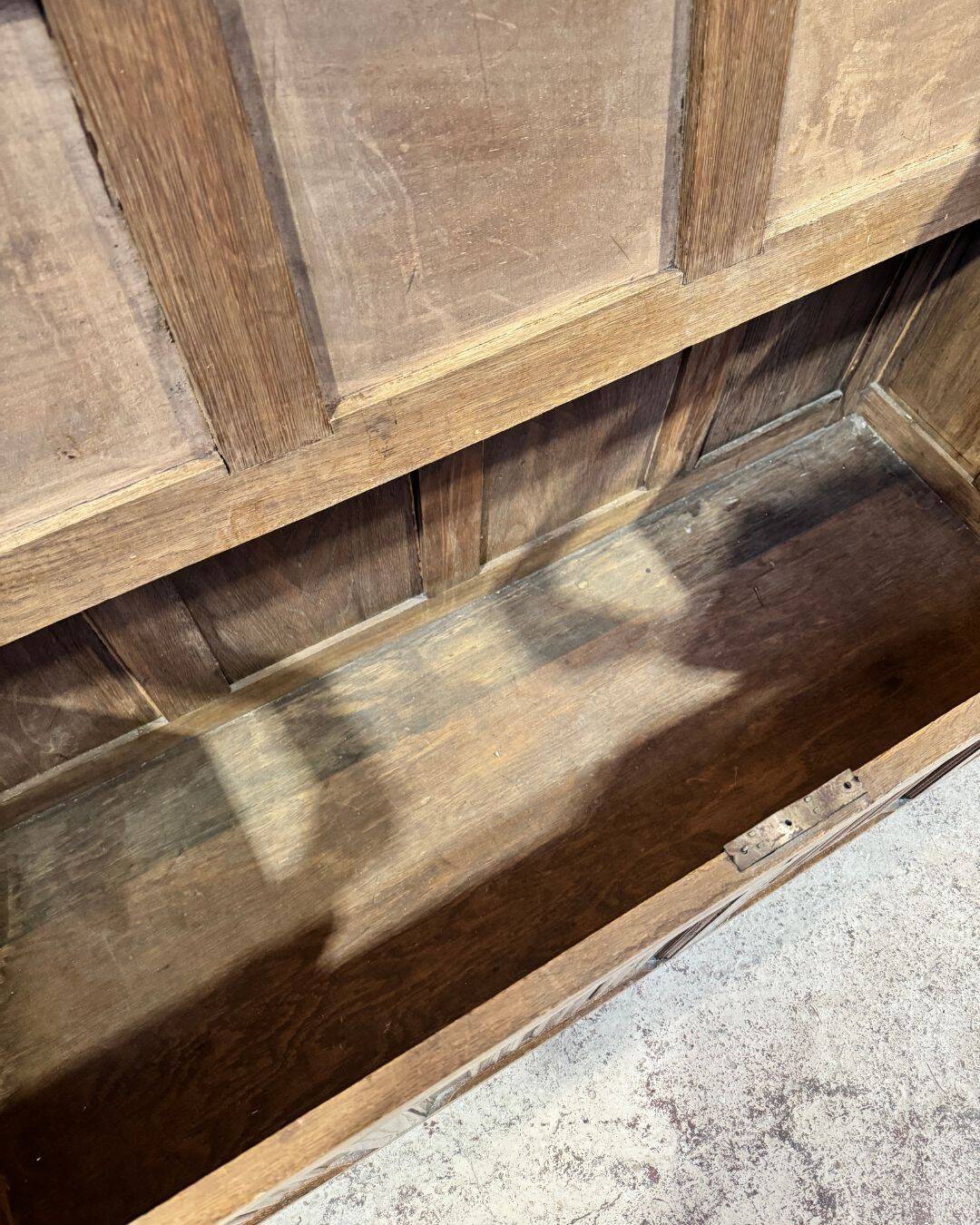 Antique walnut safe - Early 20th century