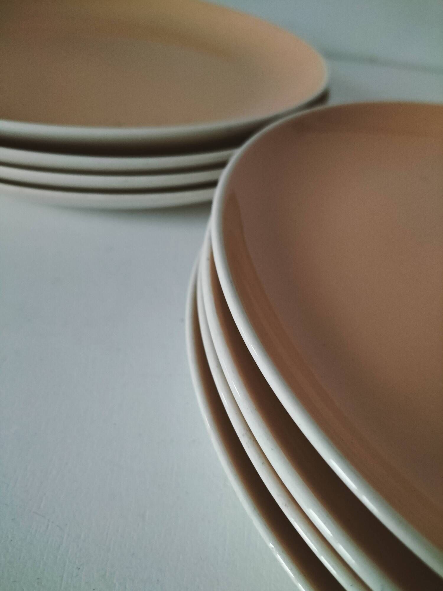 Set of 8 Villeroy & Boch Saar pattern plates, powder pink, 1950s