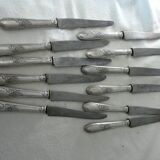 Box of 12 silver-plated art nouveau knives with steel blades