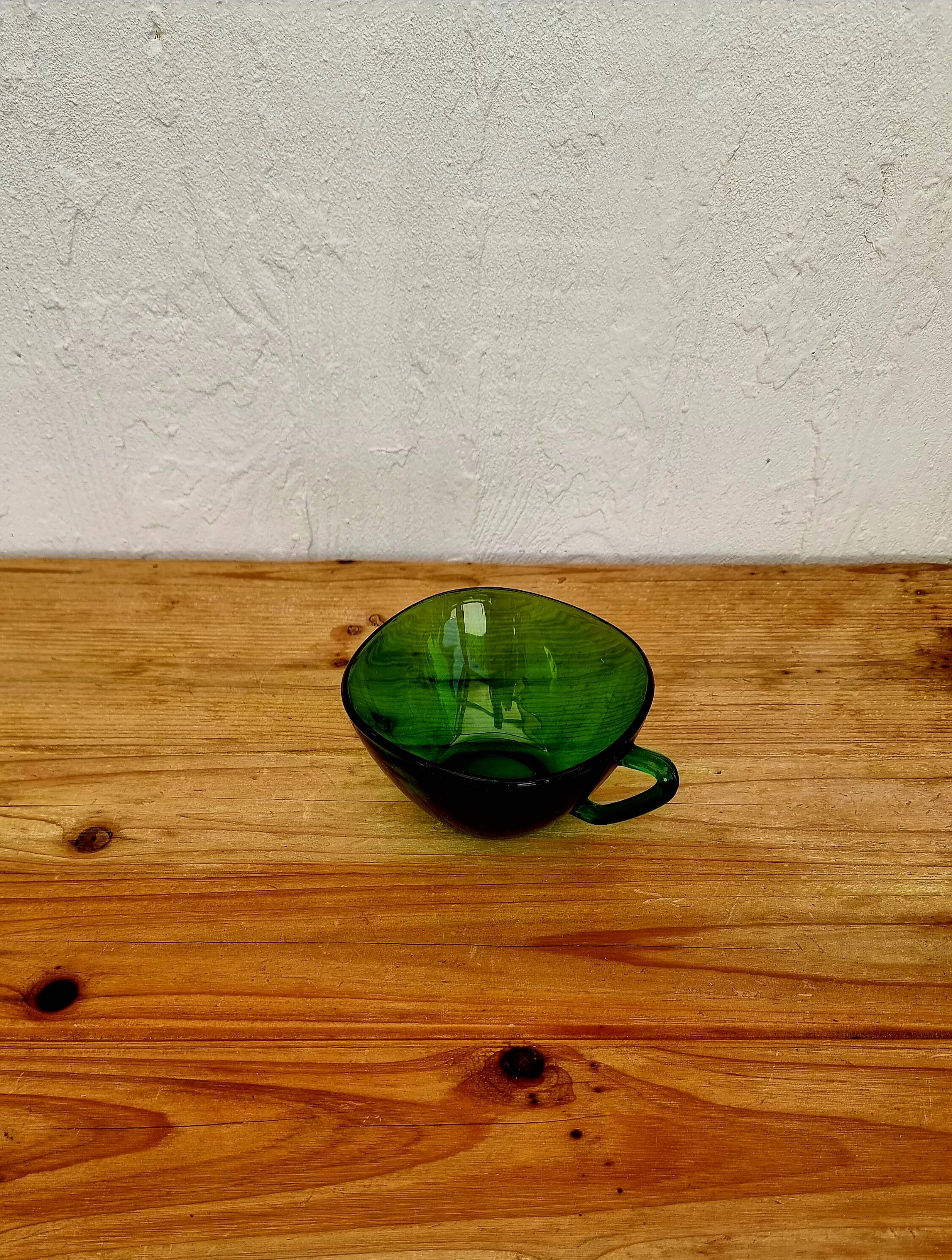 Set of 2 large vintage green Vereco mugs