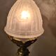 Lampe bronze Napoléon III, globe sculpté, moulé opaque