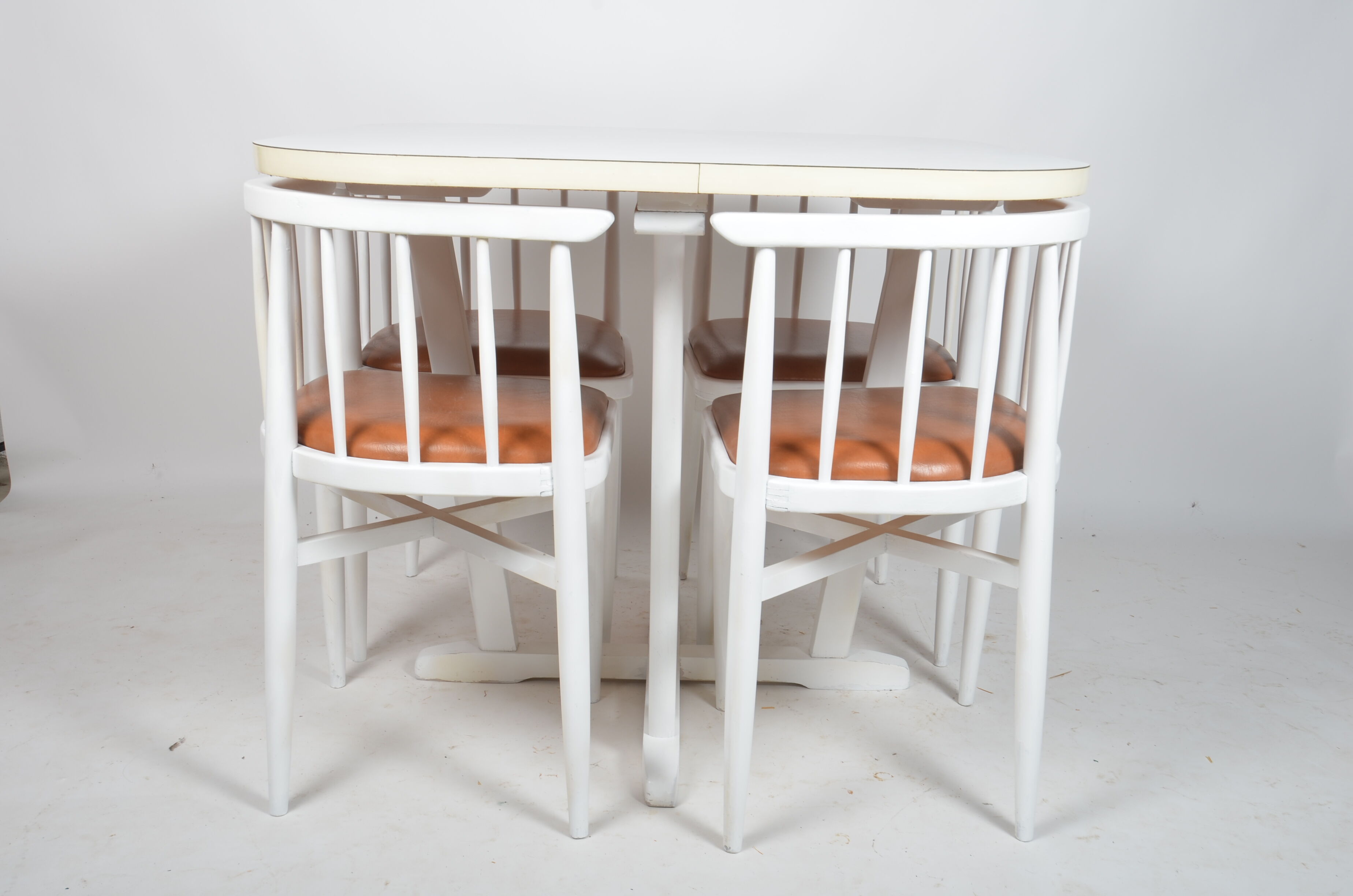 Dining table set and 4 Thonet chairs