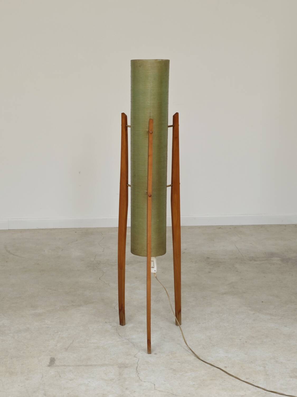 Rocket green floor lamp by Novoplast fiber and wood 1960