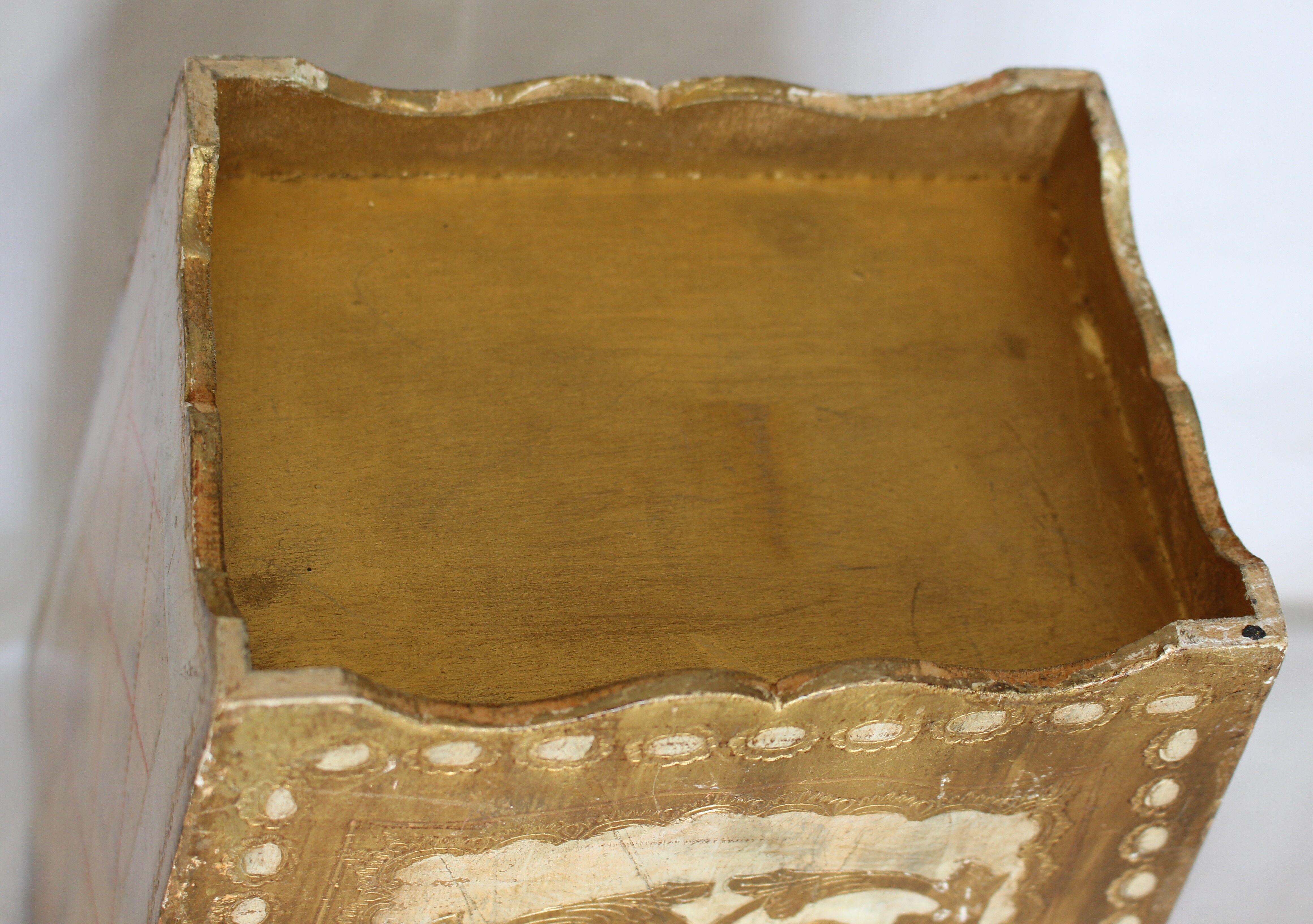 Venetian wooden paper basket