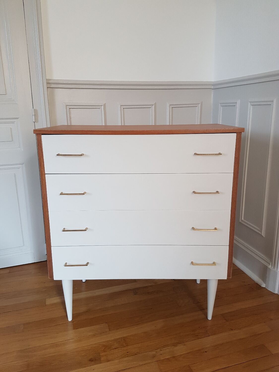 Vintage chest of drawers bobbin feet