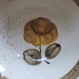 2 vintage bowls in sandstone