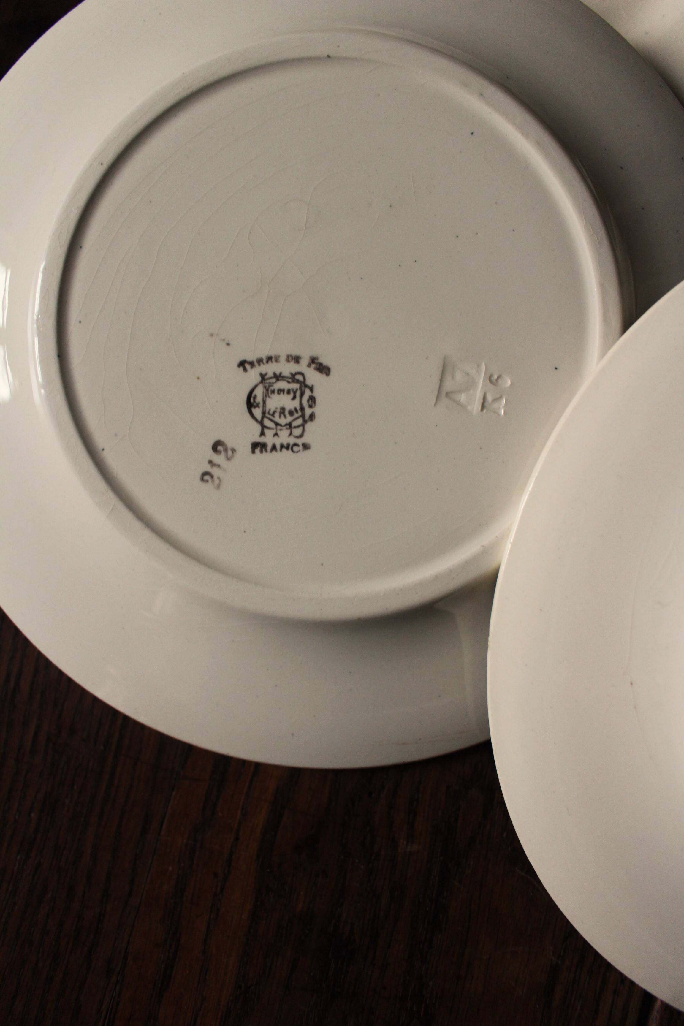 A set of 8 small plates Terre de Fer flowers green Choisy le Roi