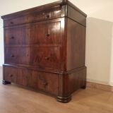 Commode italienne à quatre tiroirs en noyer de la fin du XIXe siècle