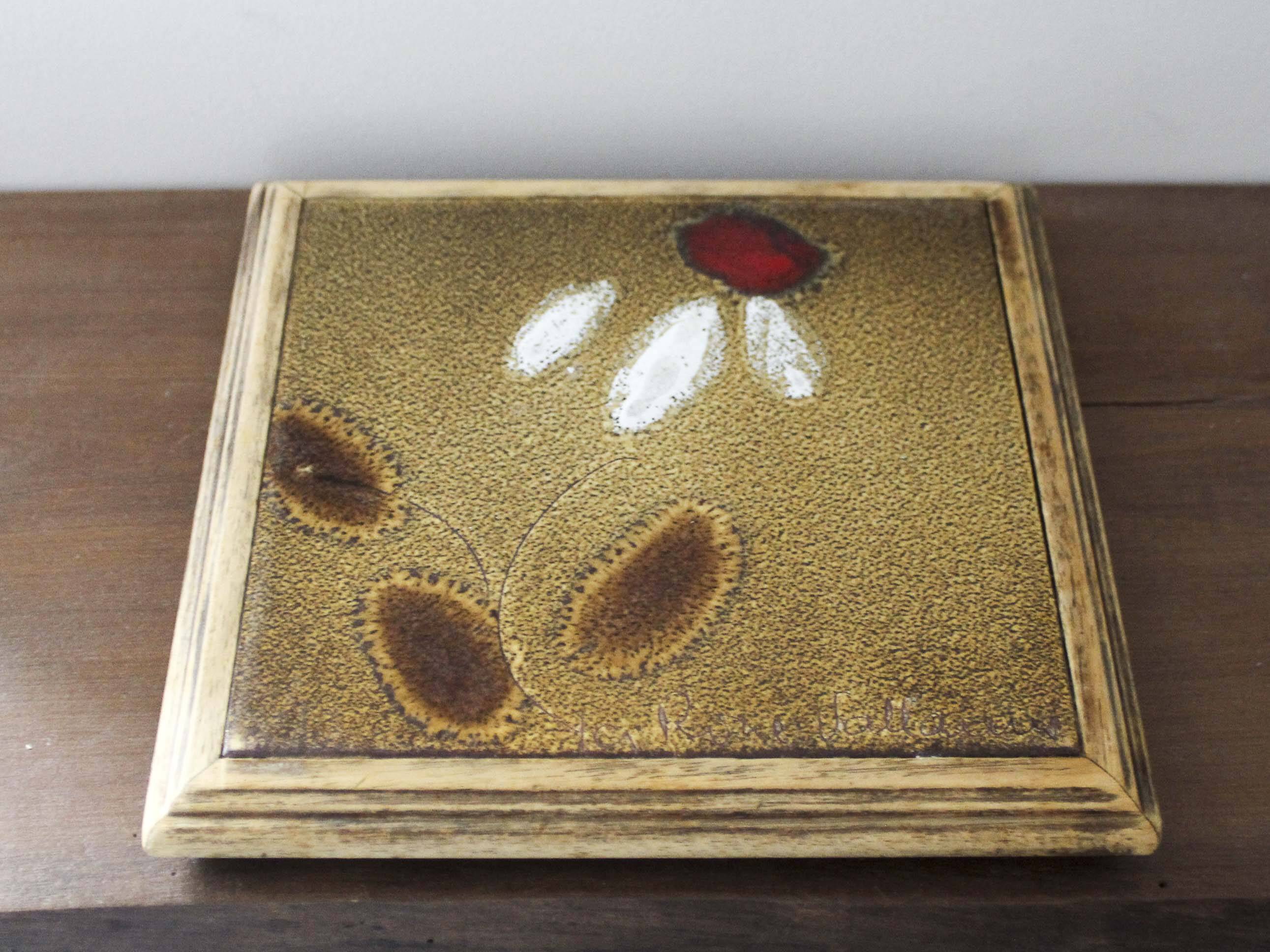 Ceramic dish deesous La Roue Vallauris