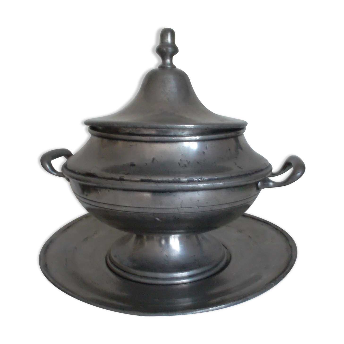 Pewter round tray & soup tureen