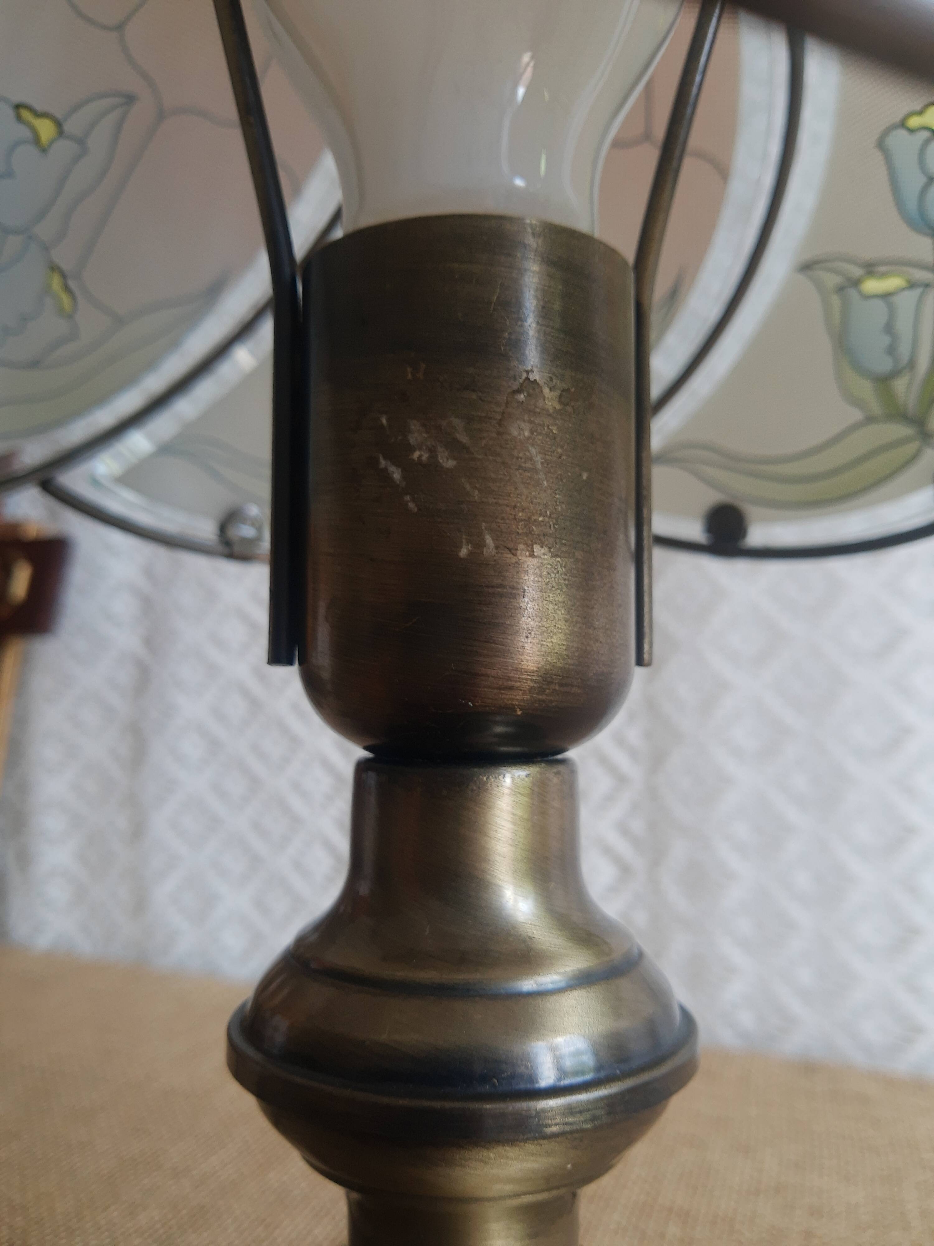 Lamp style tiffany vintage floral pattern