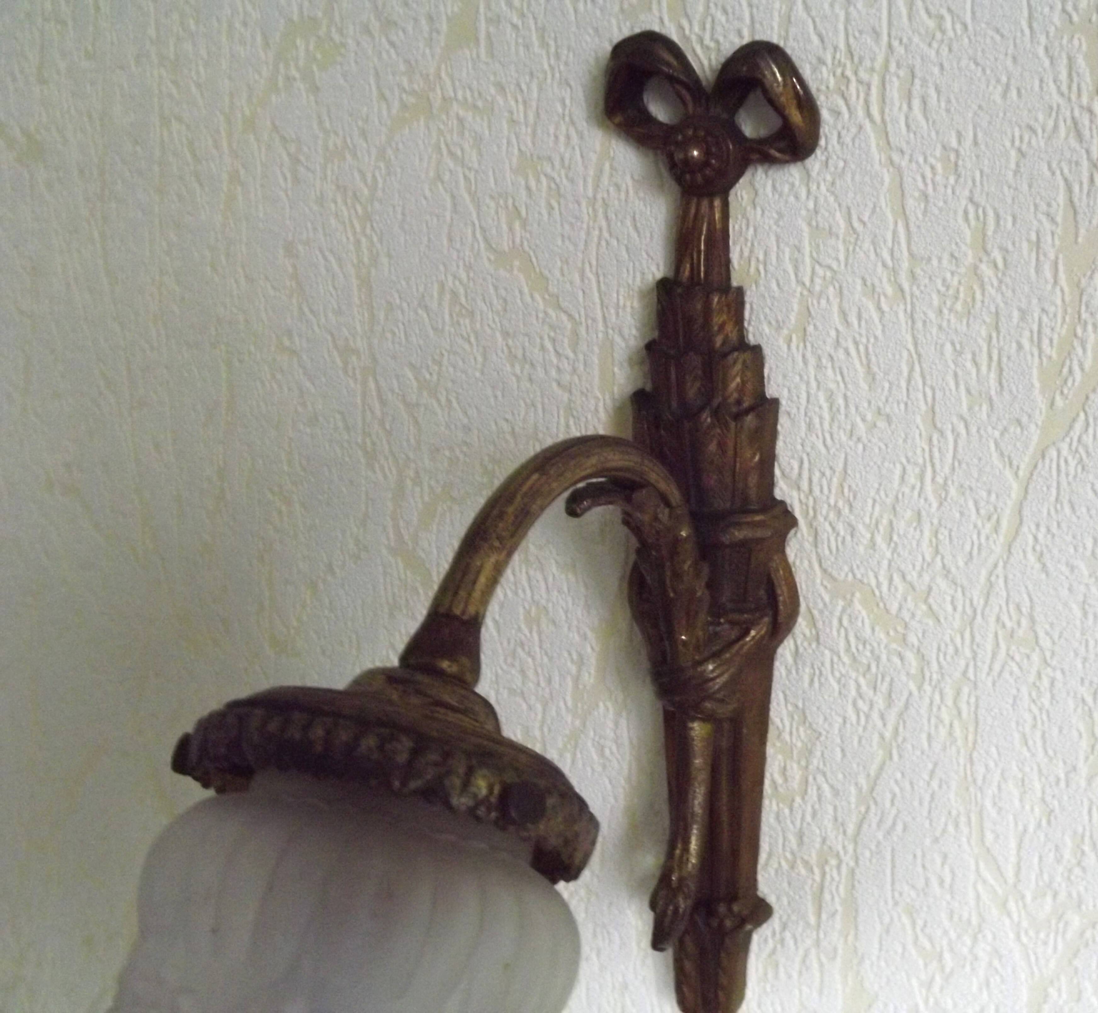 French Bronze Empire Style Ribbon & Bows Wall Light with Frilled Glass Shade 5140
