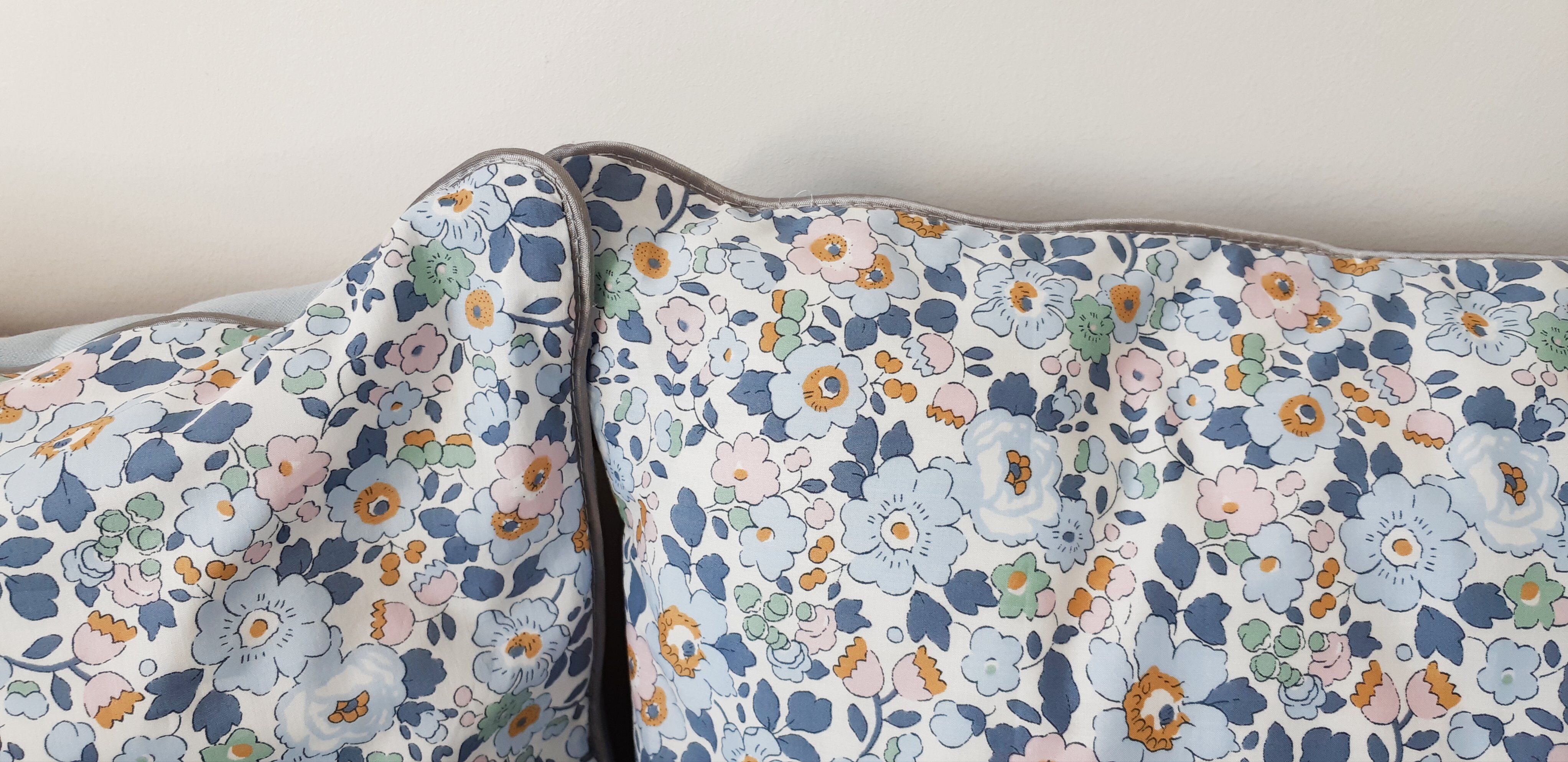 Sofa in child rattan + dressing