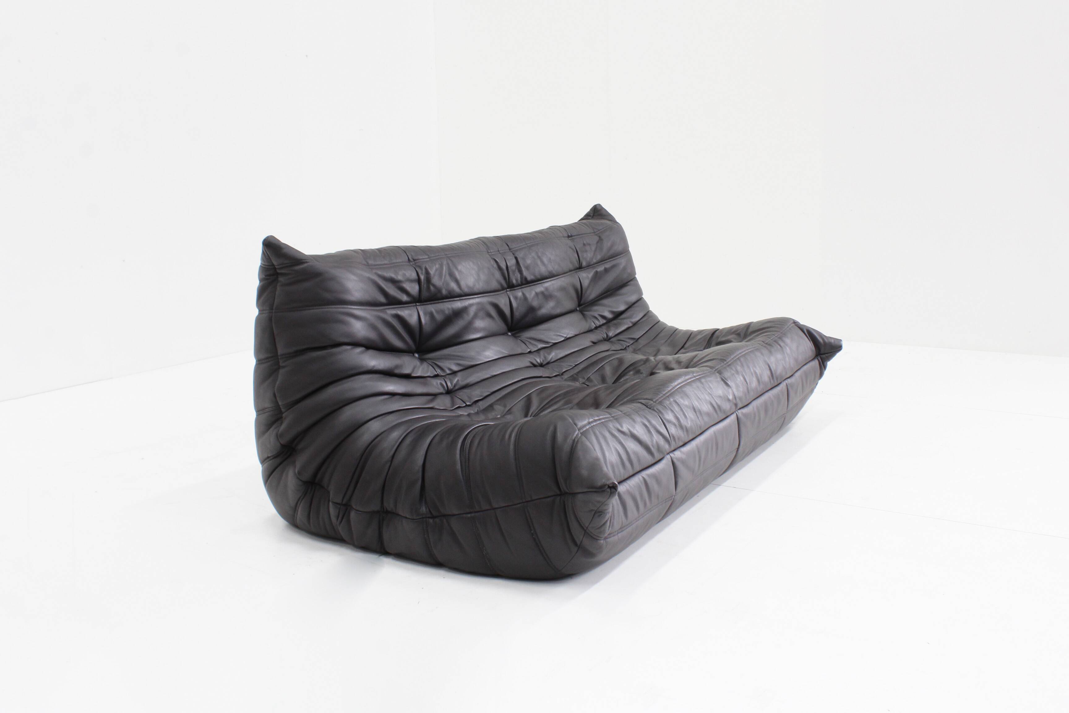 Canapé 3 places Togo Ligne Roset cuir marron par Michel Ducaroy pour Ligne Rose