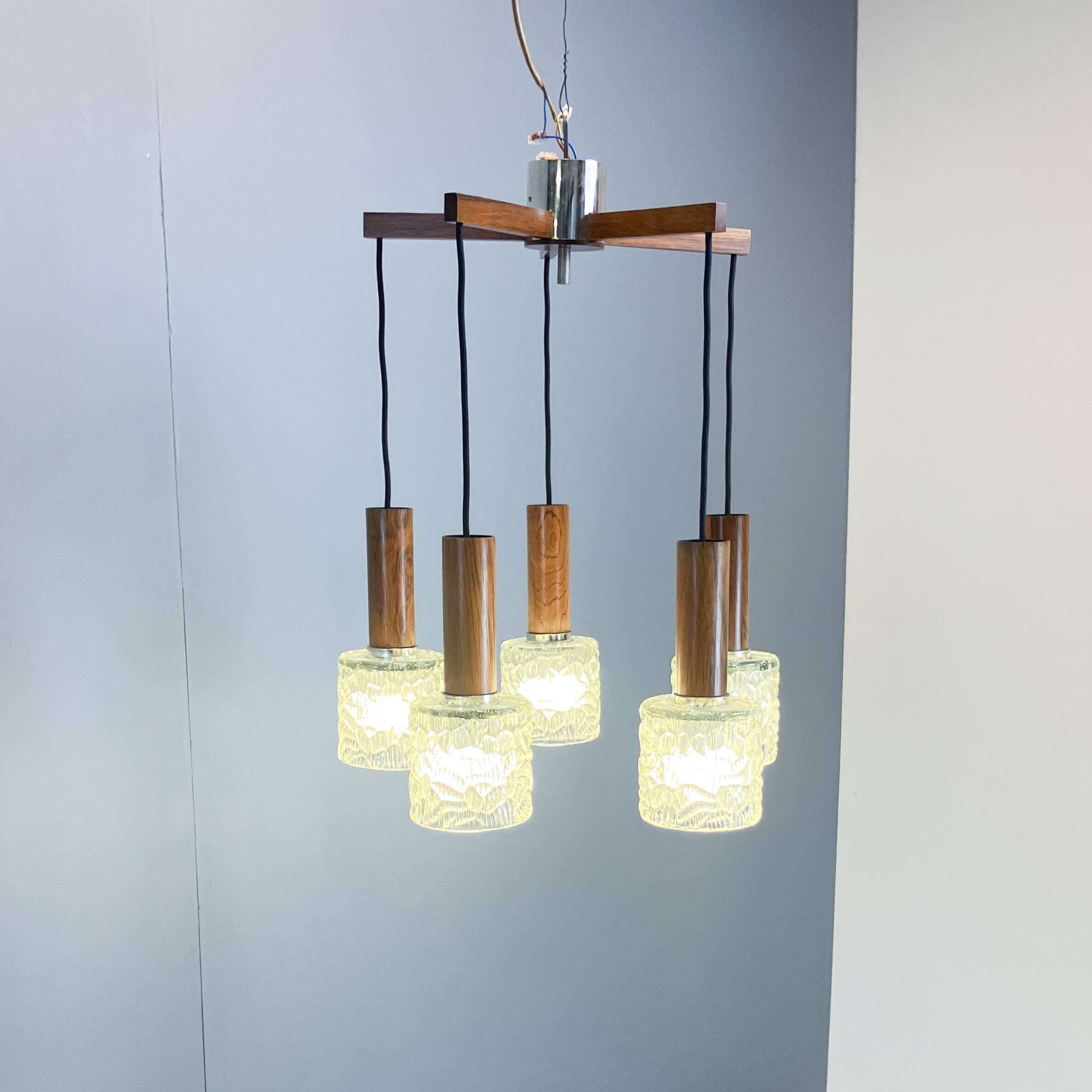 5-bulb cascade lamp, rosewood, chrome and textured glass shades, 1960s