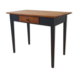 Minimalist kitchen table