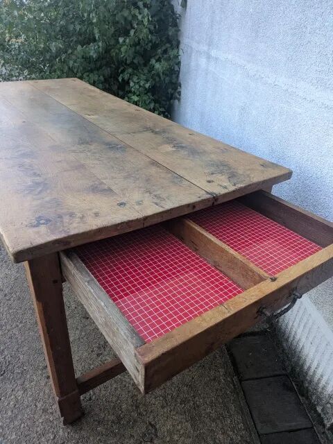Farm table