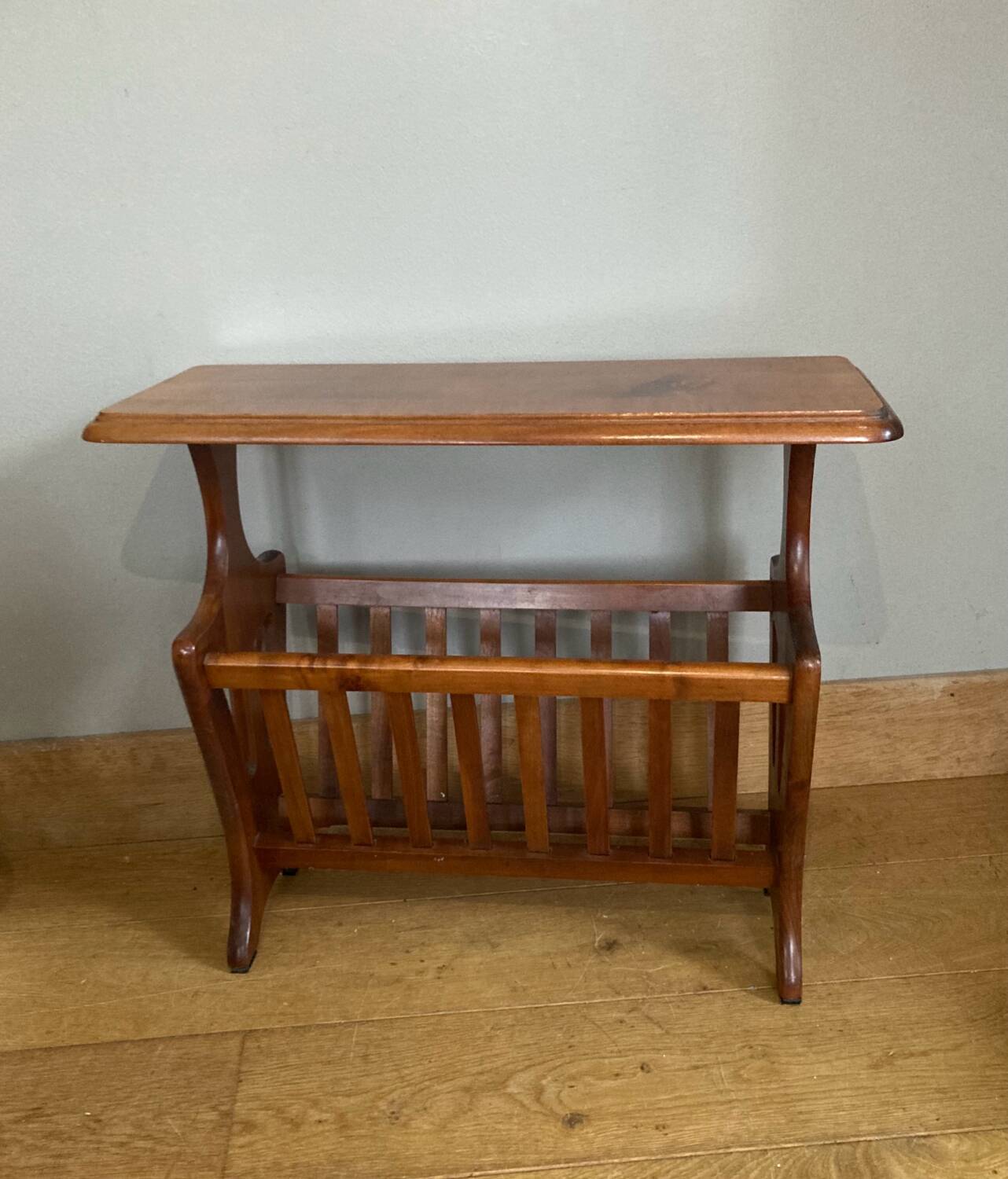 Vintage magazine rack with shelf, Solid cherry wood side table from the 1990s