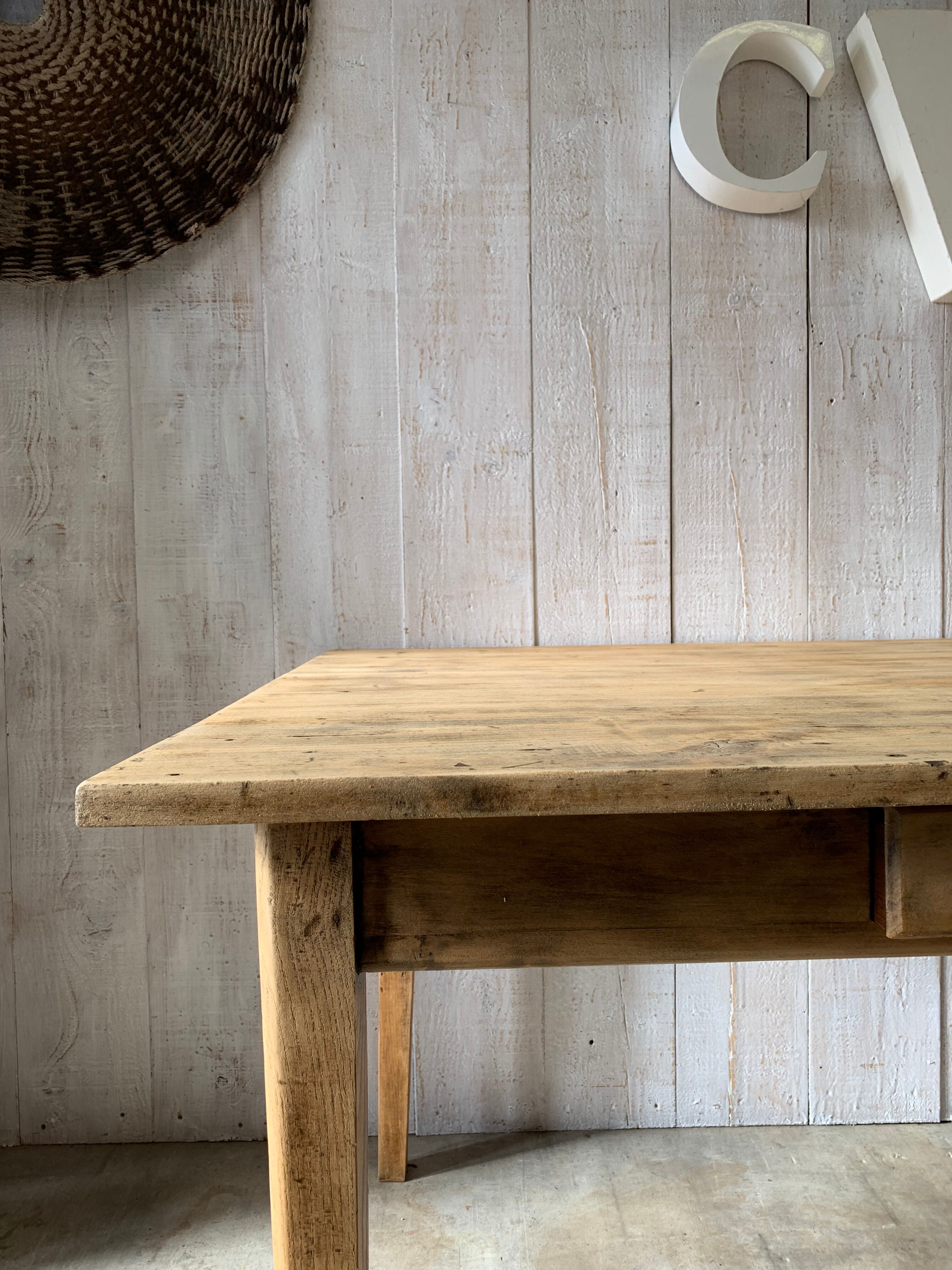 Farm table