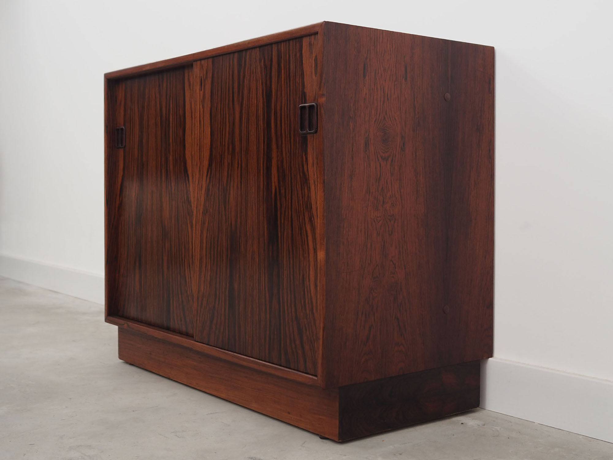 Rosewood commode, Danish design, 1960s, manufactured by Hjørnebo