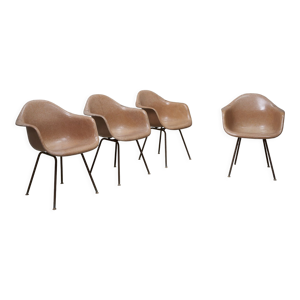 4 chaises DAX en fibre - eames
