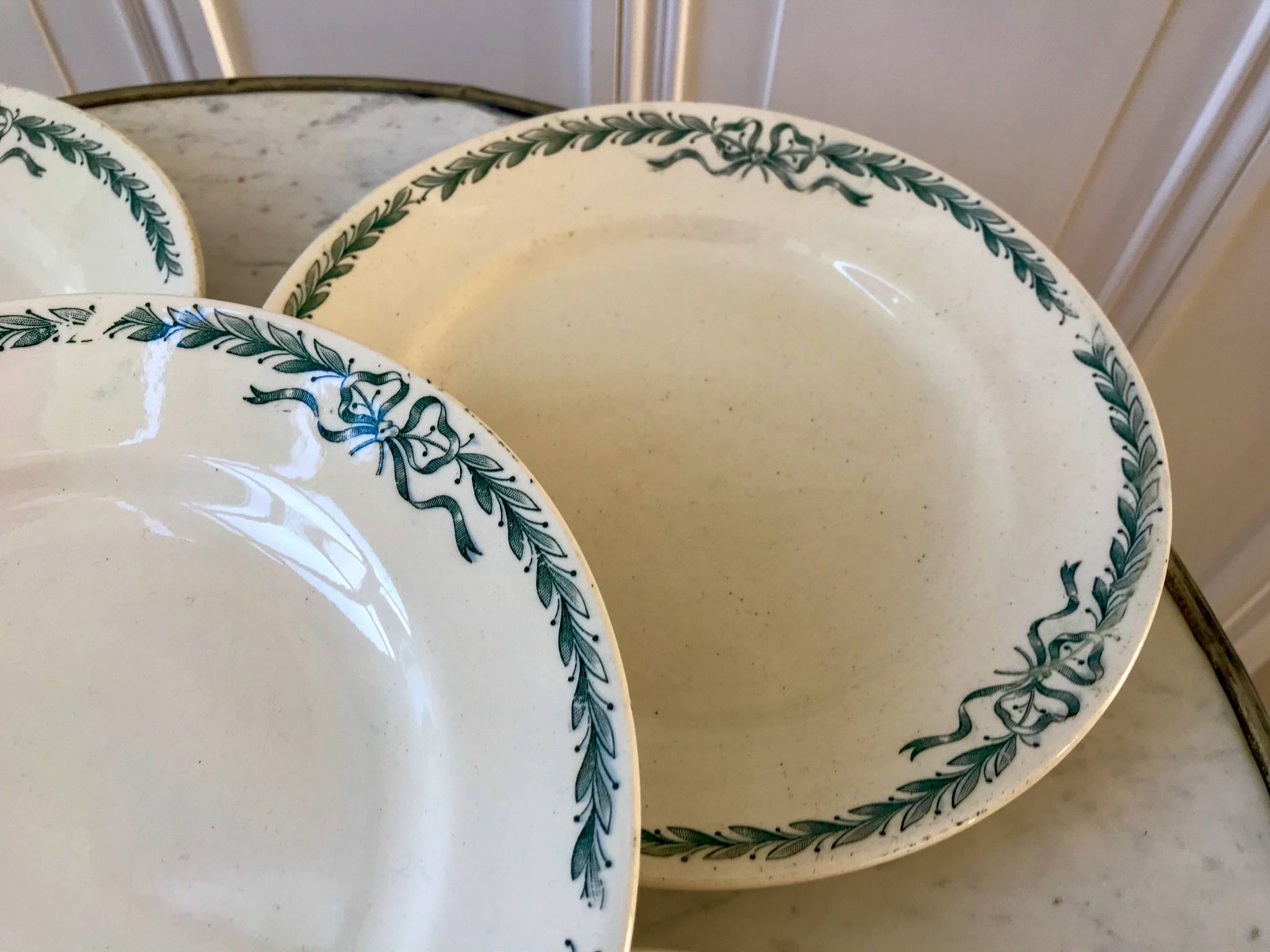 set of 5 large flat plates in Terre de Fer Longchamp model Belleville late 19th century
