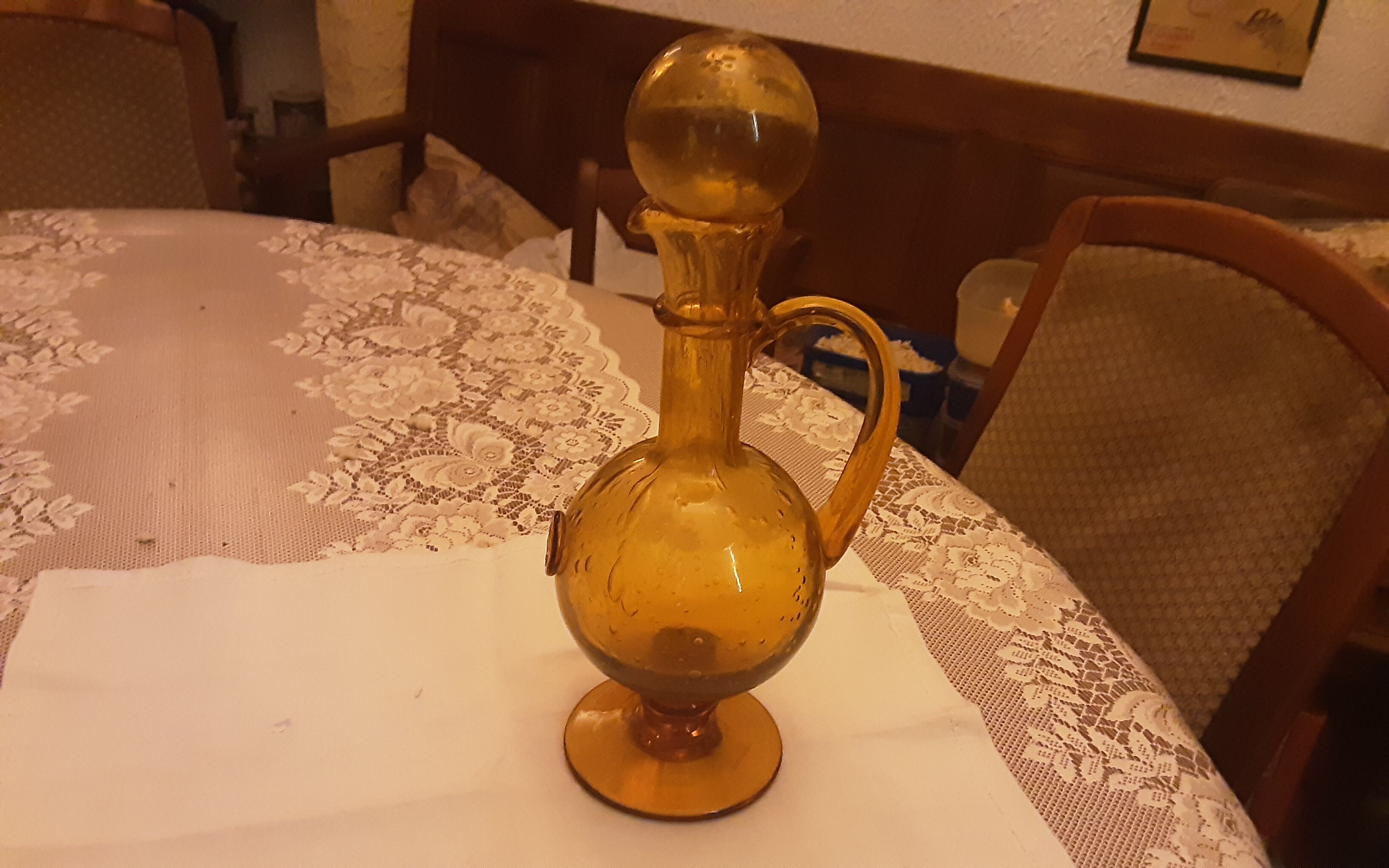 YELLOW GLASS CARAFE MOUTH-BLOWN LA ROCHERE