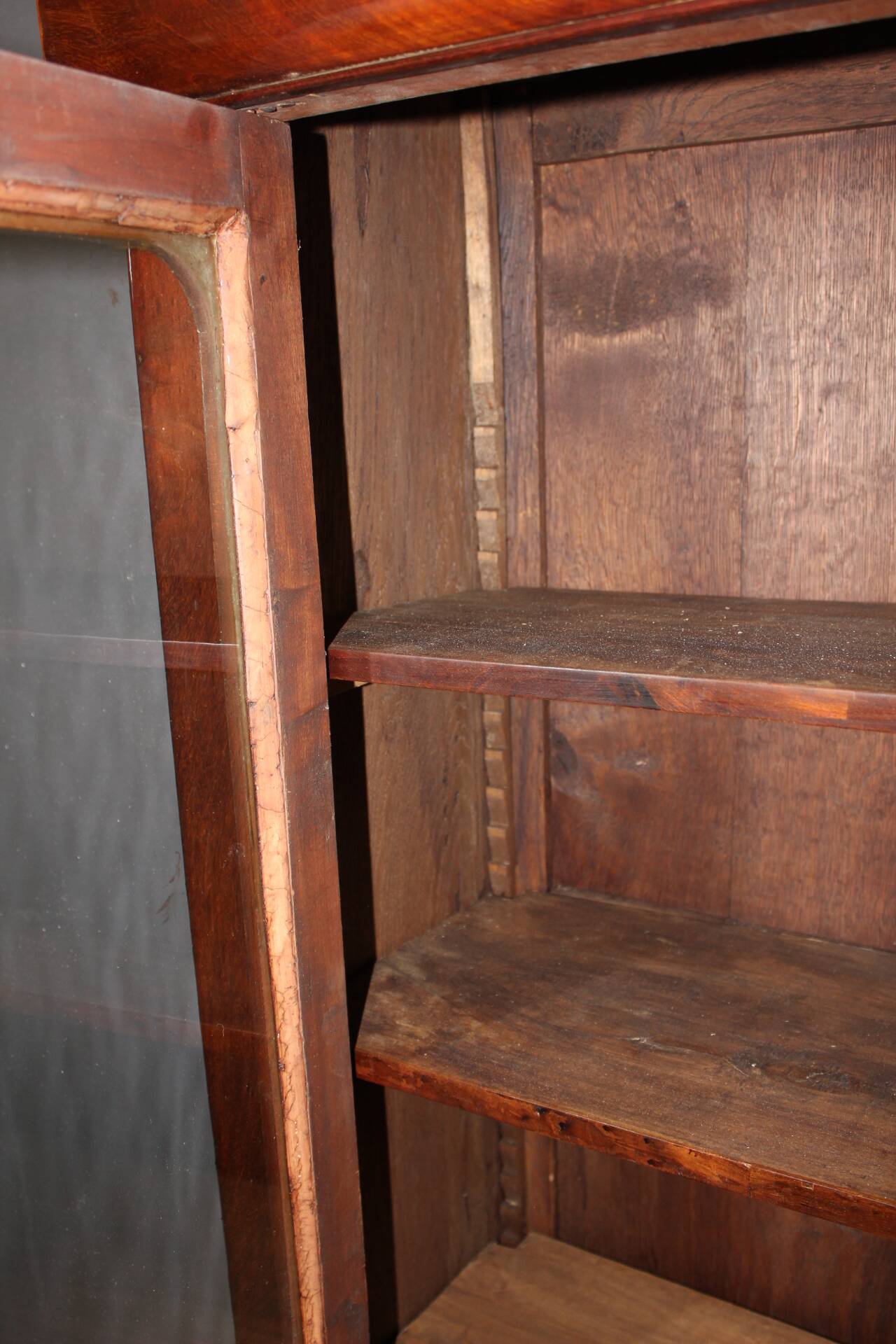Bibliothèque vitréeé Louis Philippe en acajou, XIXe