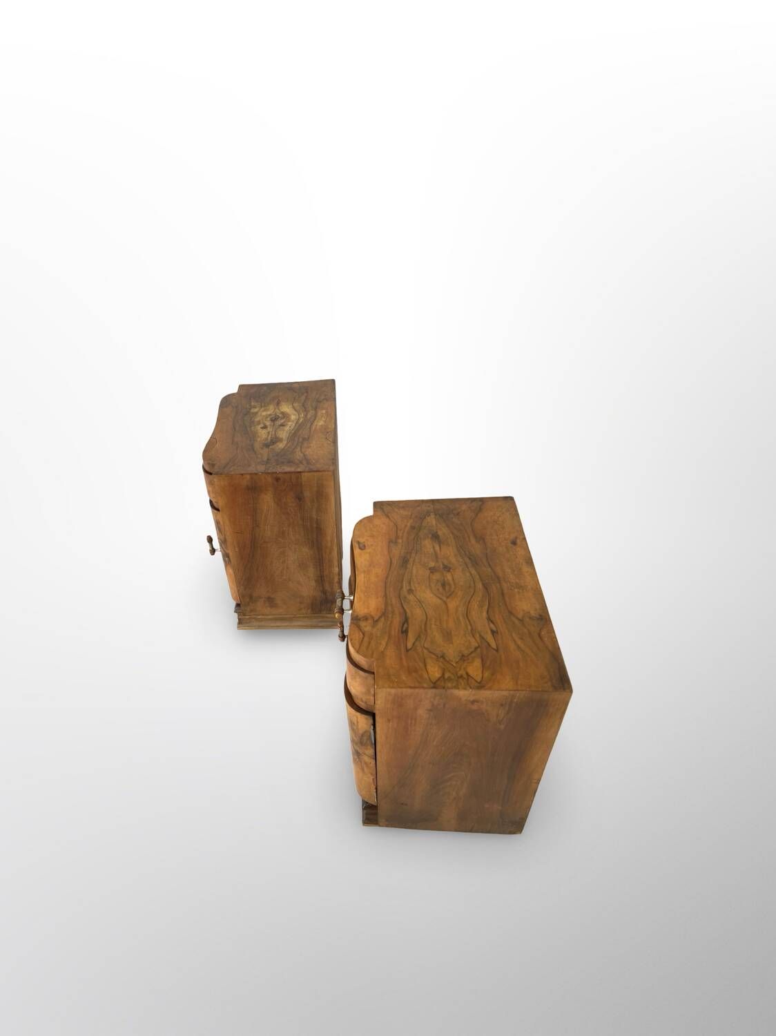 Tables de chevet Art déco italiennes en ronce de noyer, années 1930.
