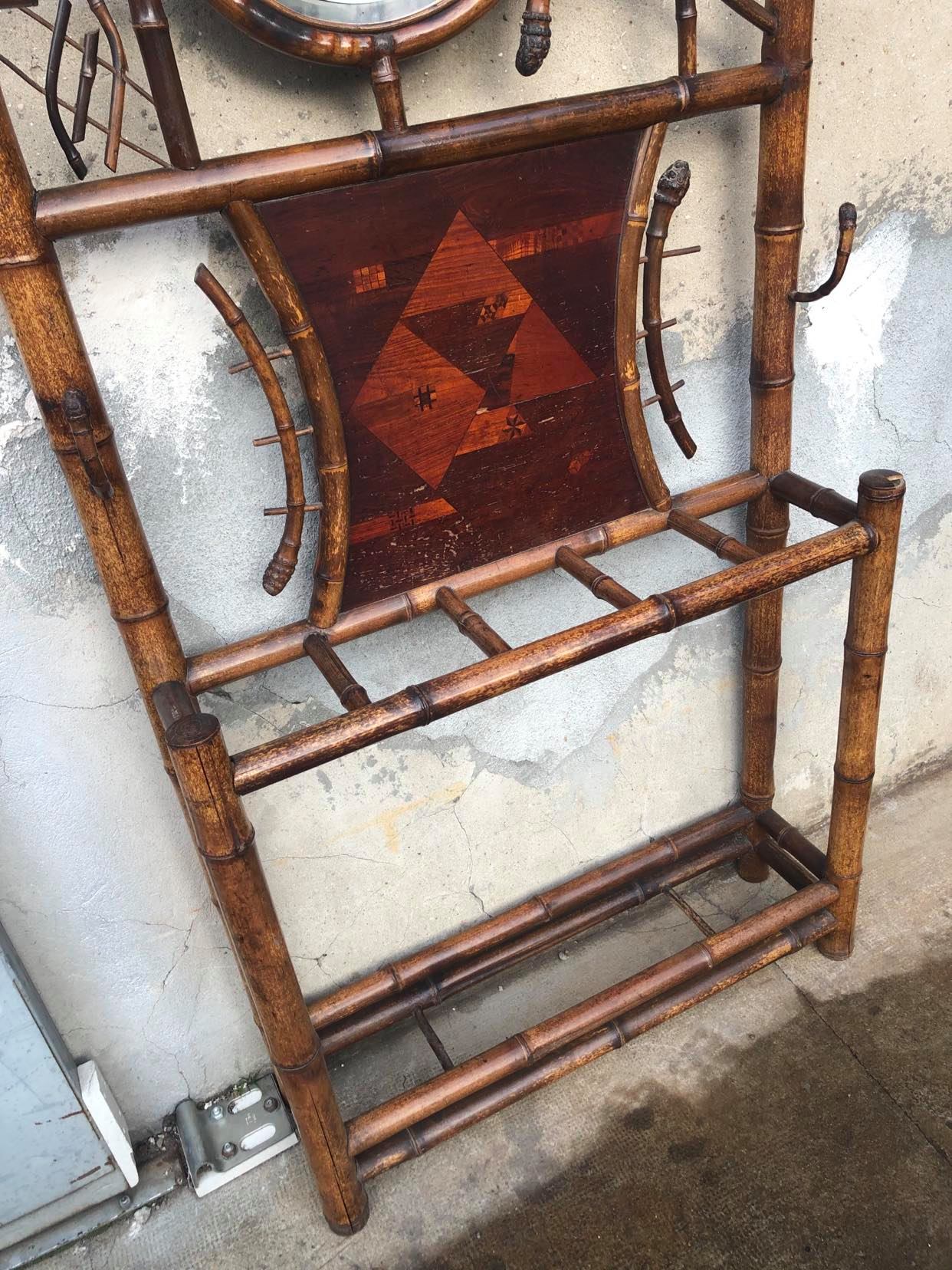Front coat holder with 1930s bamboo patère mirror