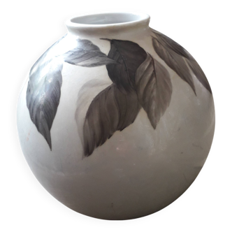 Vase vintage signé avec un décor végétal