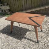 Coffee table compass foot