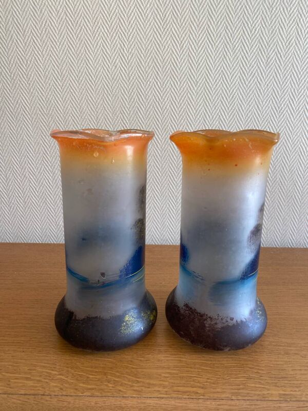 Paire de vases art nouveau en verre peint