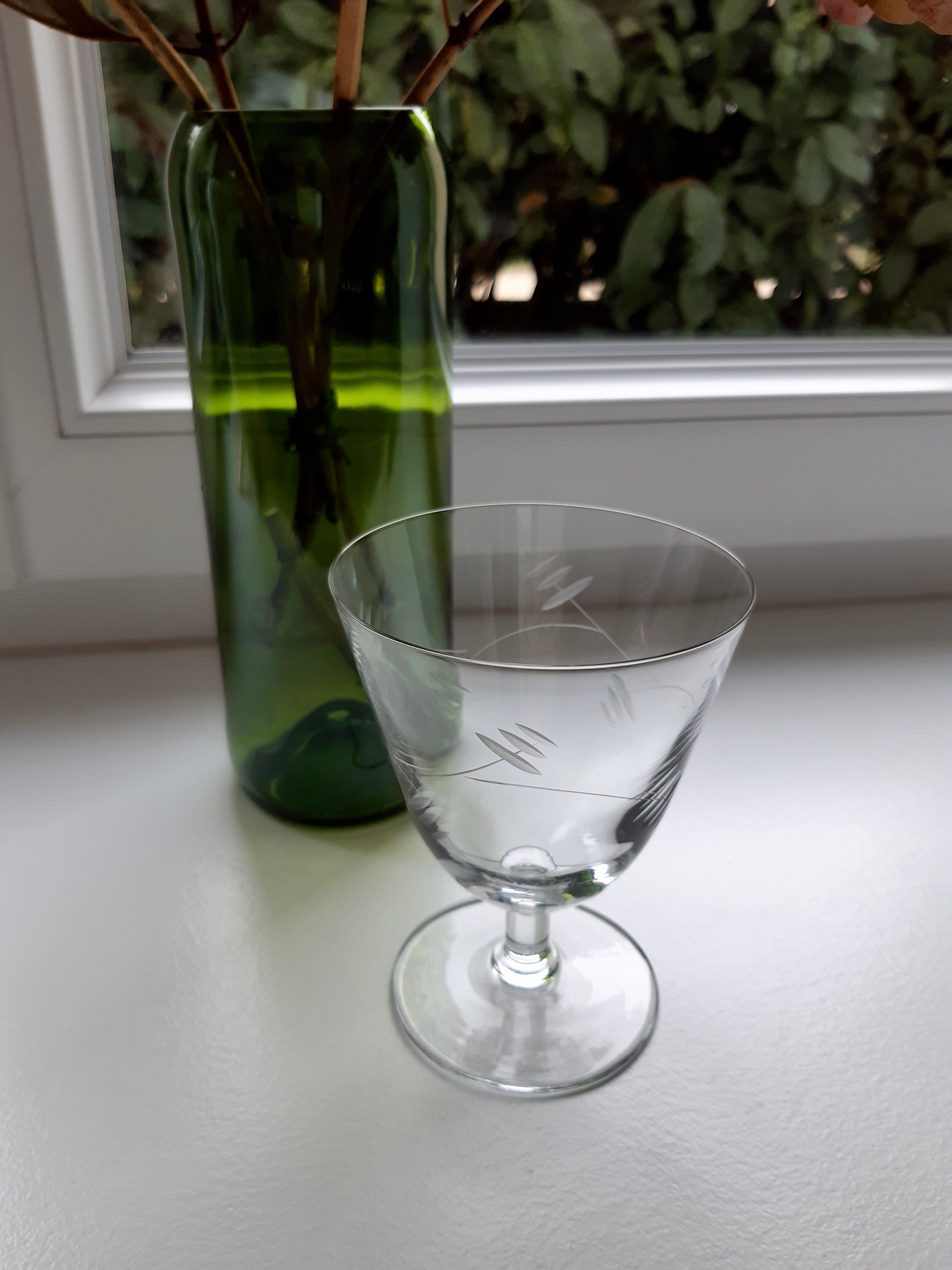 Lot of 6 crystal wine glasses engraved 50-60 years