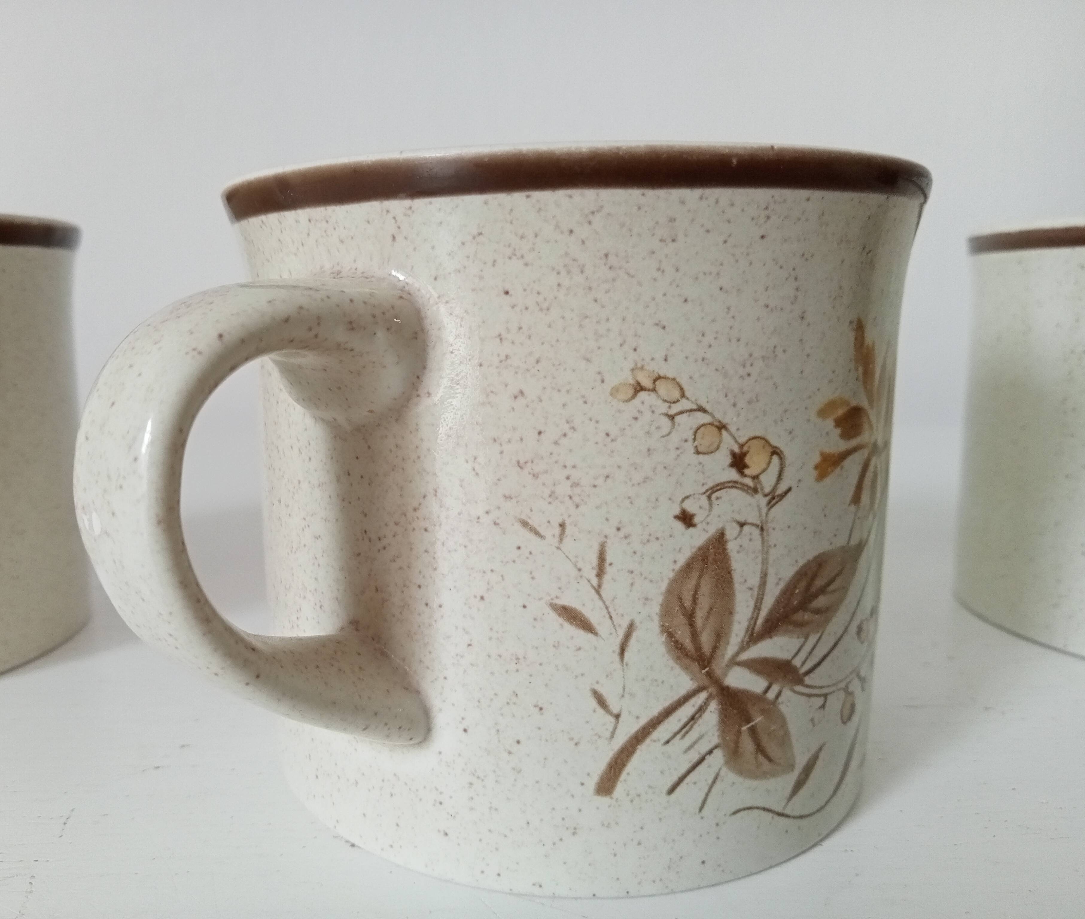 Pair of Royal Doulton English mugs from the 70s