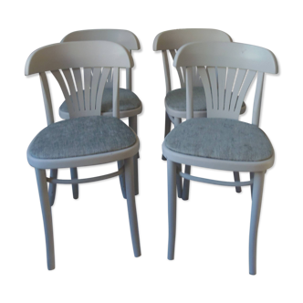 Suite de 4 chaises de bistrot vintage années 1970. Chaises en hêtre courbé patinées gris perle.