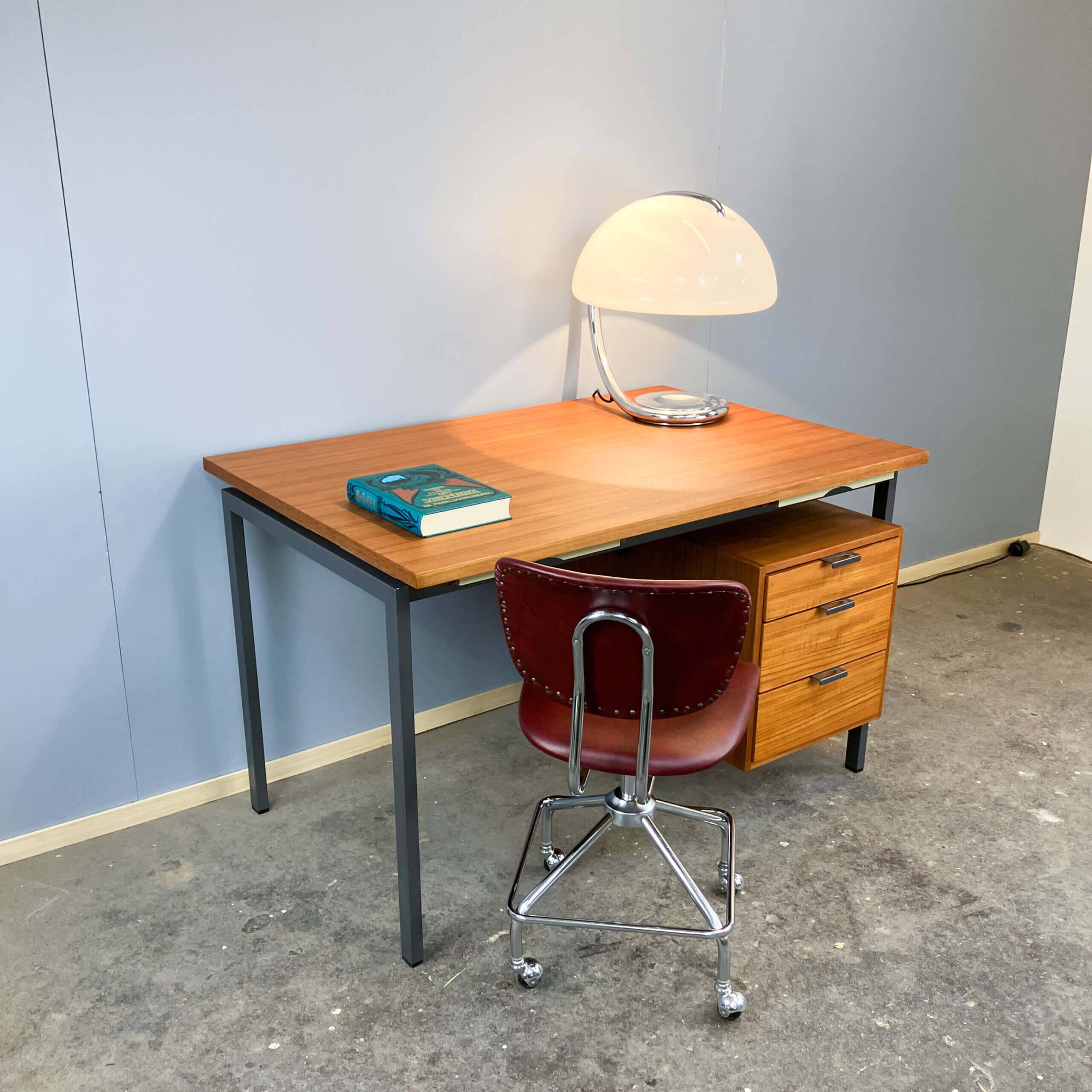 Bureau par Herbert Hirche pour Holzäpfel, teck avec acier tubulaire, années 1960.