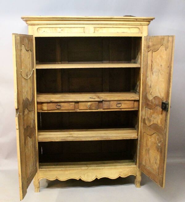 Armoire Bressane XIXème Loupe De Frêne