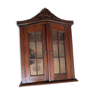 Étagère murale vitrée en bois