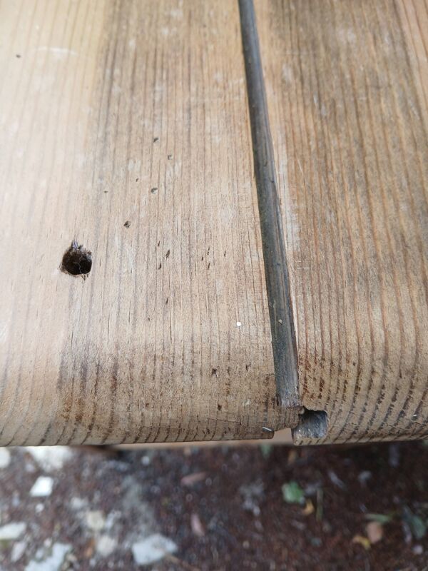 Petite table d'appoint ancienne