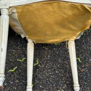 6 Louis XVI medallion chairs in beige wood and blue fabric from the 18th century.