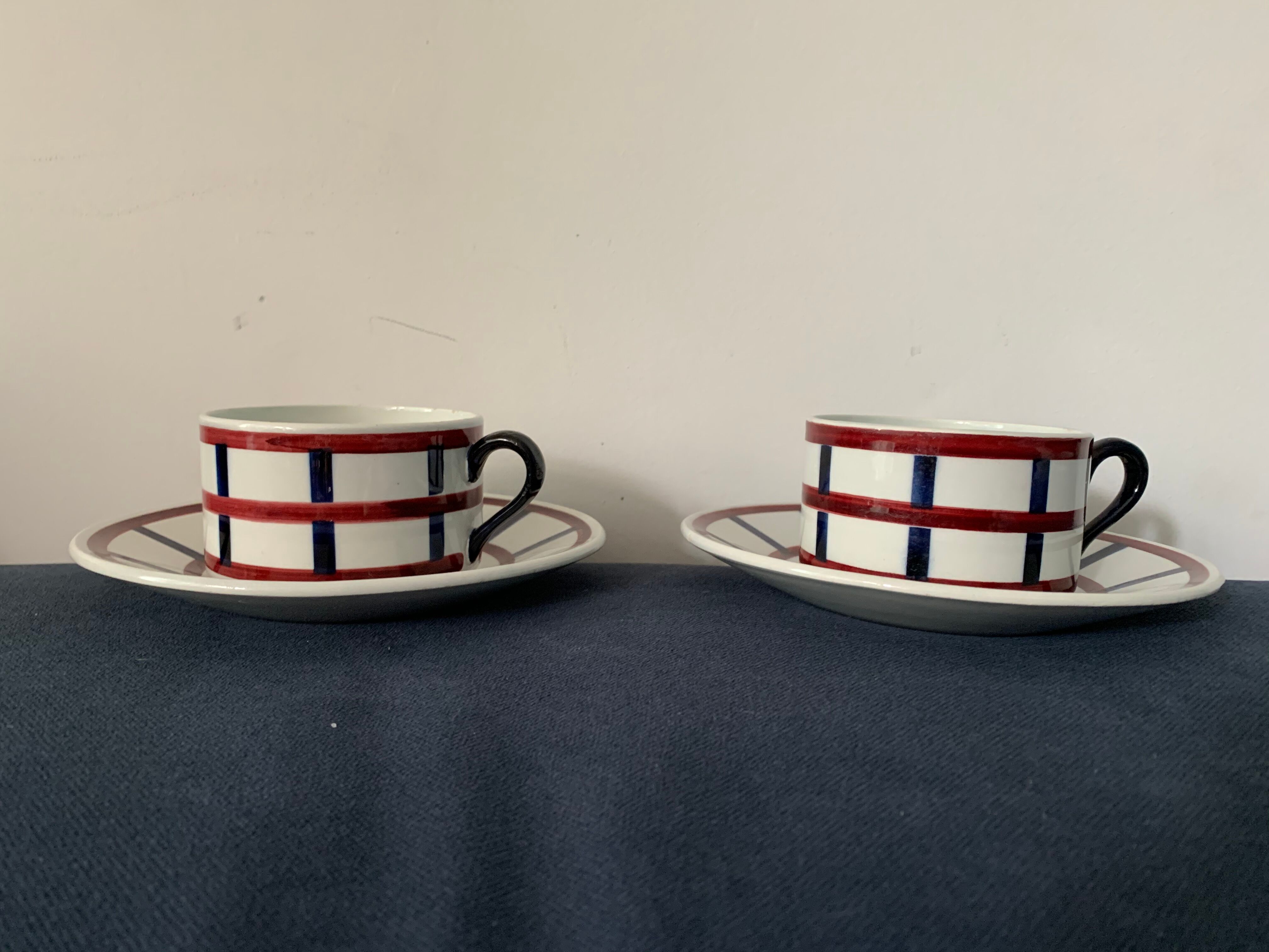Pair of porcelain cups and cups Béarn HBCM Montereau