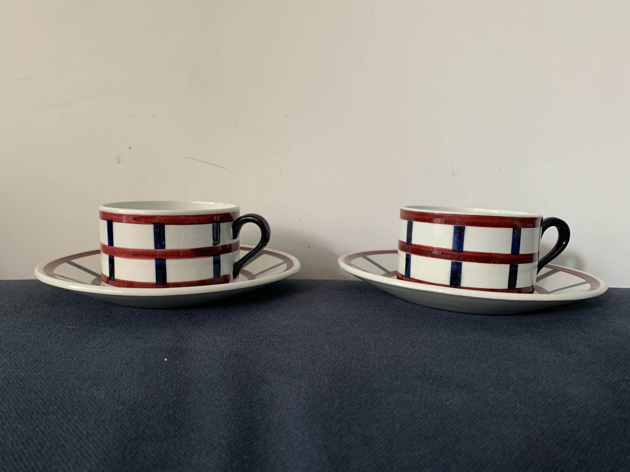 Pair of porcelain cups and cups Béarn HBCM Montereau