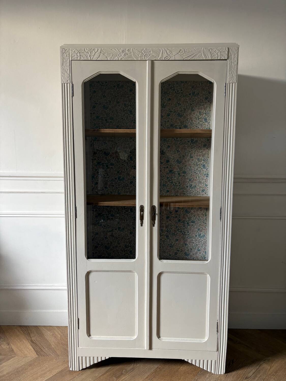 Parisian Art Deco display cabinet