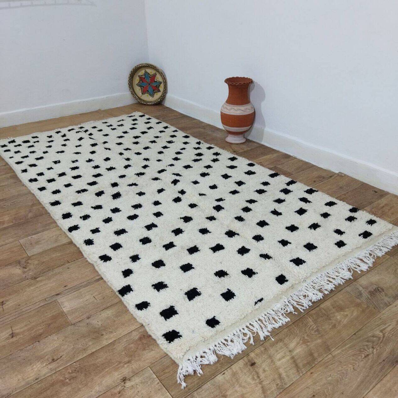 Handmade Berber wool rug, 255 x 138 cm