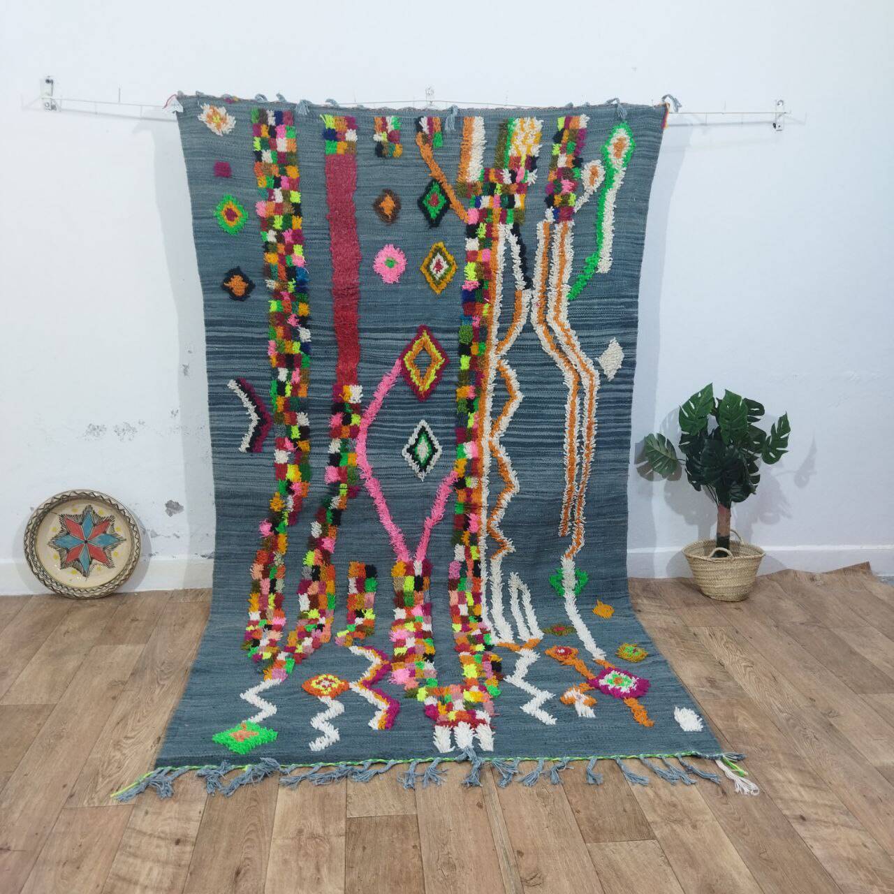 Azilal Berber rug in handmade wool 263 X 150 CM