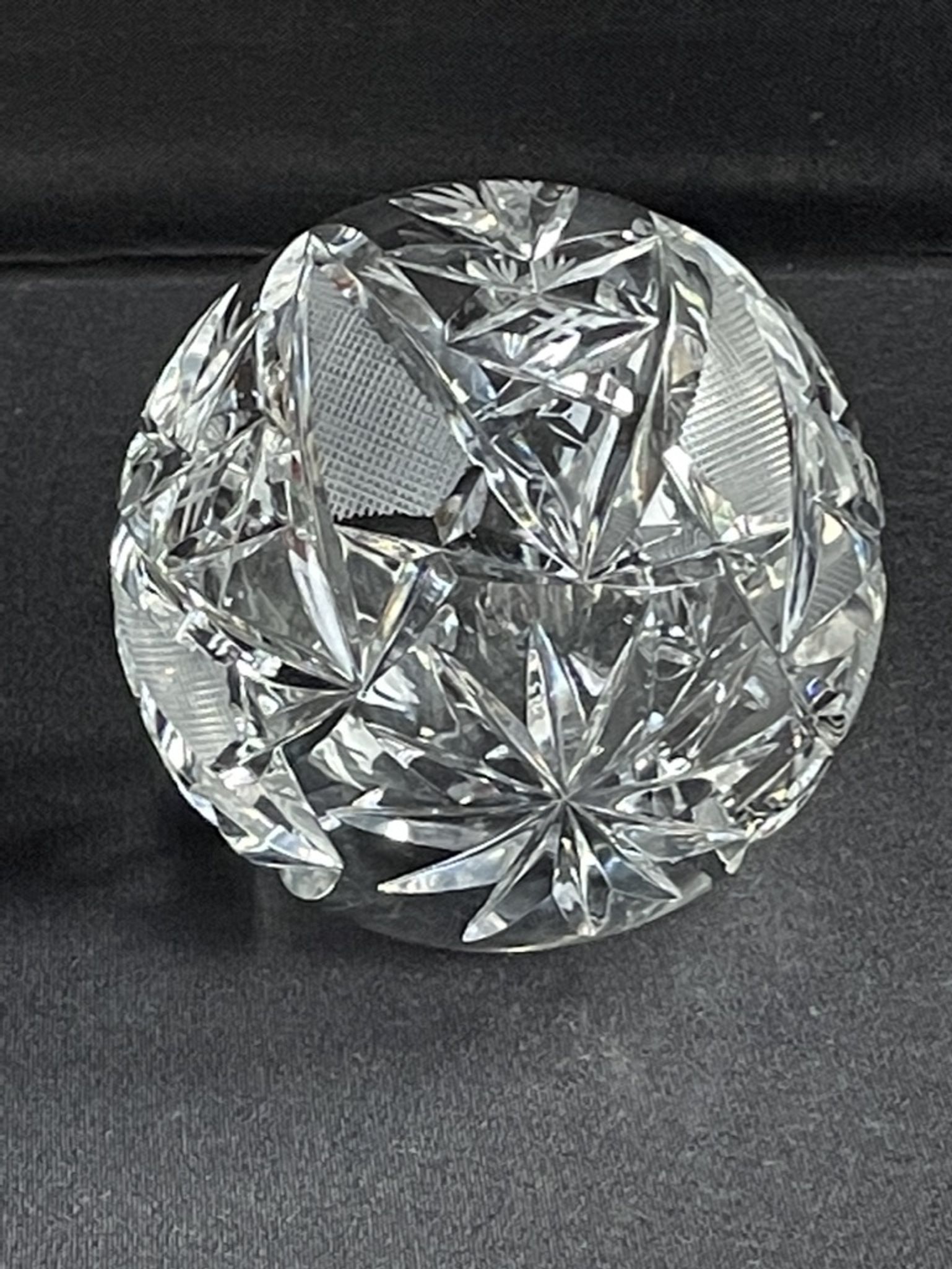 Cendrier boule individuel en cristal taillé - XXème